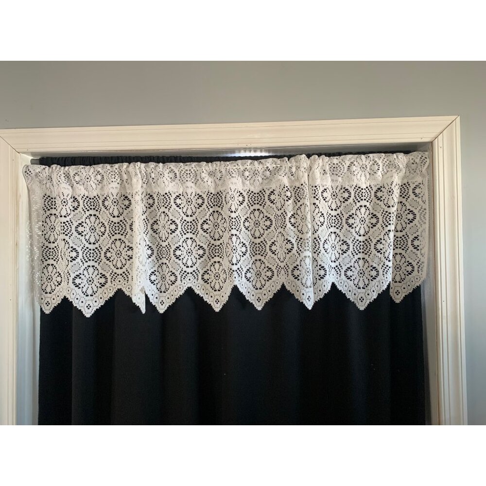 Vintage White Lace Curtain Valance 56"x15" with Floral Pattern